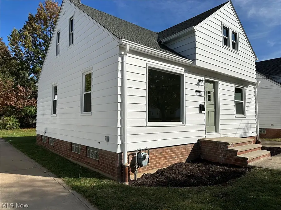 14705 Rockside Road, Maple Heights, OH 44137 - #2
