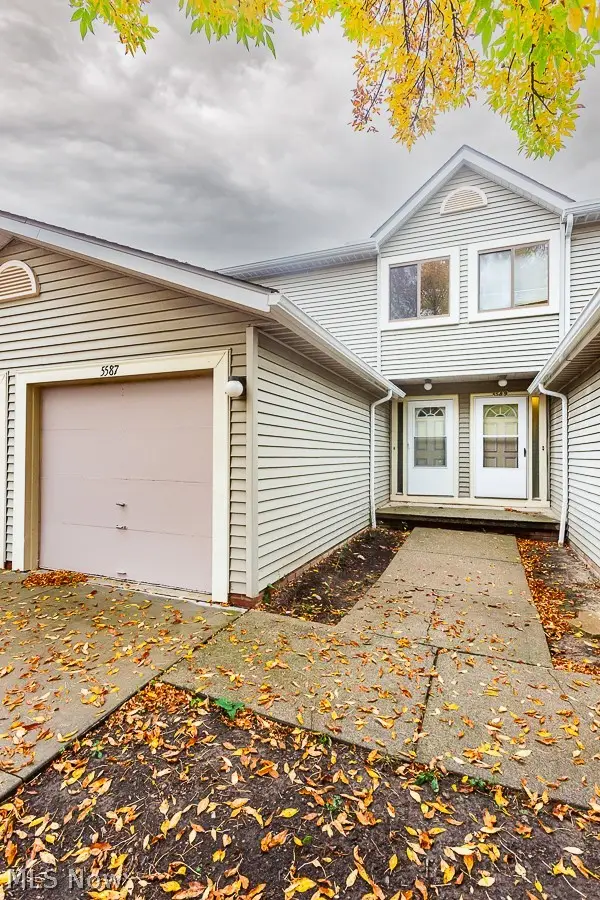 5587 Suncrest Court #D, Parma, OH 44134