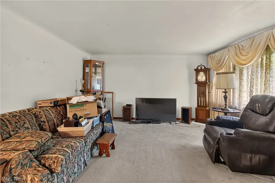 5201 Revere Nw Avenue, Massillon, OH 44647 - #3