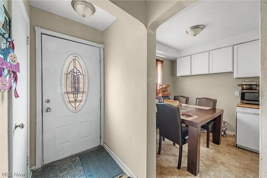 14217 Kennerdown Avenue, Maple Heights, OH 44137 - #2