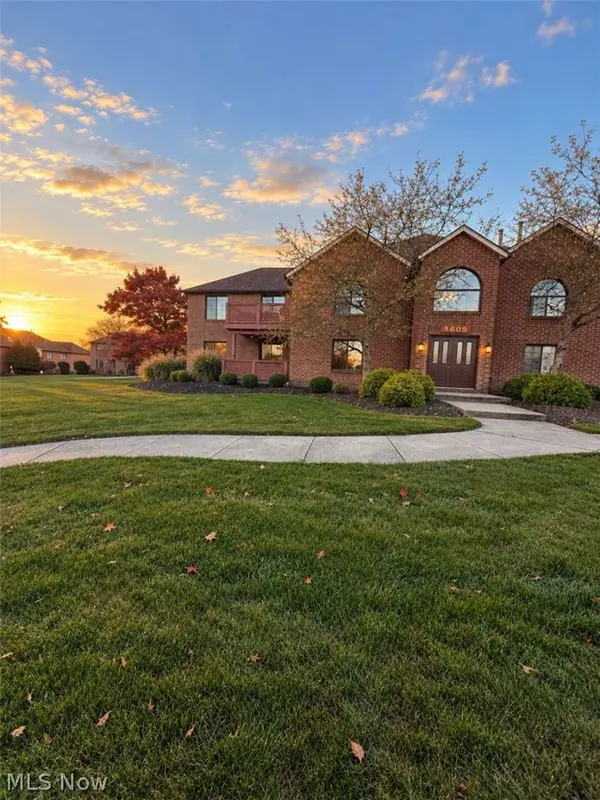 8609 Scenicview Drive #201, Broadview Heights, OH 44147