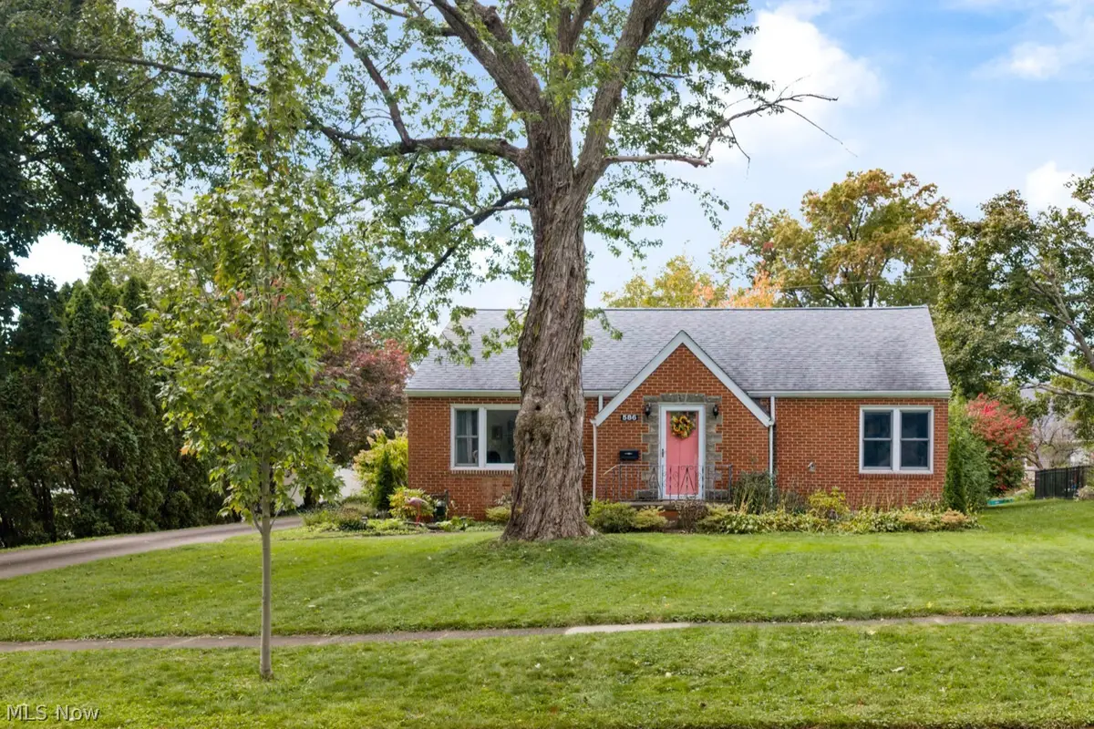 586 Crestwood Avenue, Wadsworth, OH 44281 - #1