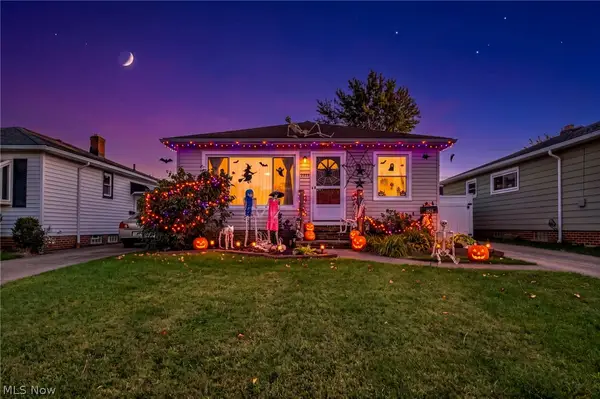 2523 Center Drive, Parma, OH 44134
