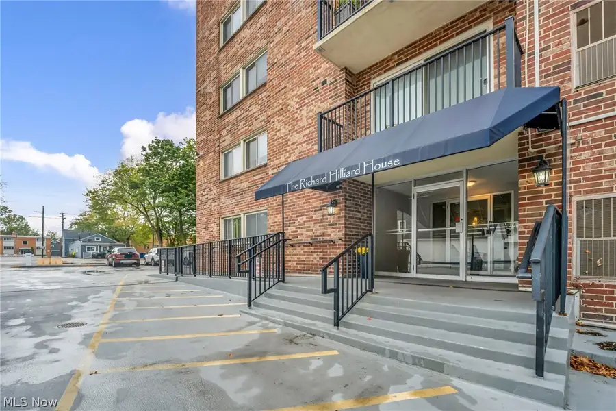 15555 Hilliard Road #304, Lakewood, OH 44107 - #3