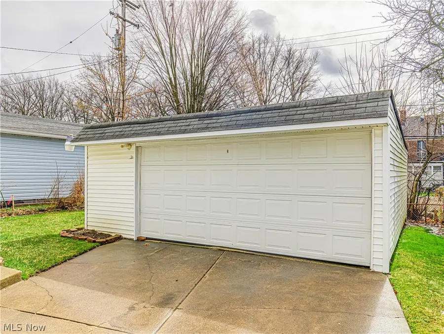 15606 Scottsdale Boulevard, Shaker Heights, OH 44120 - #3