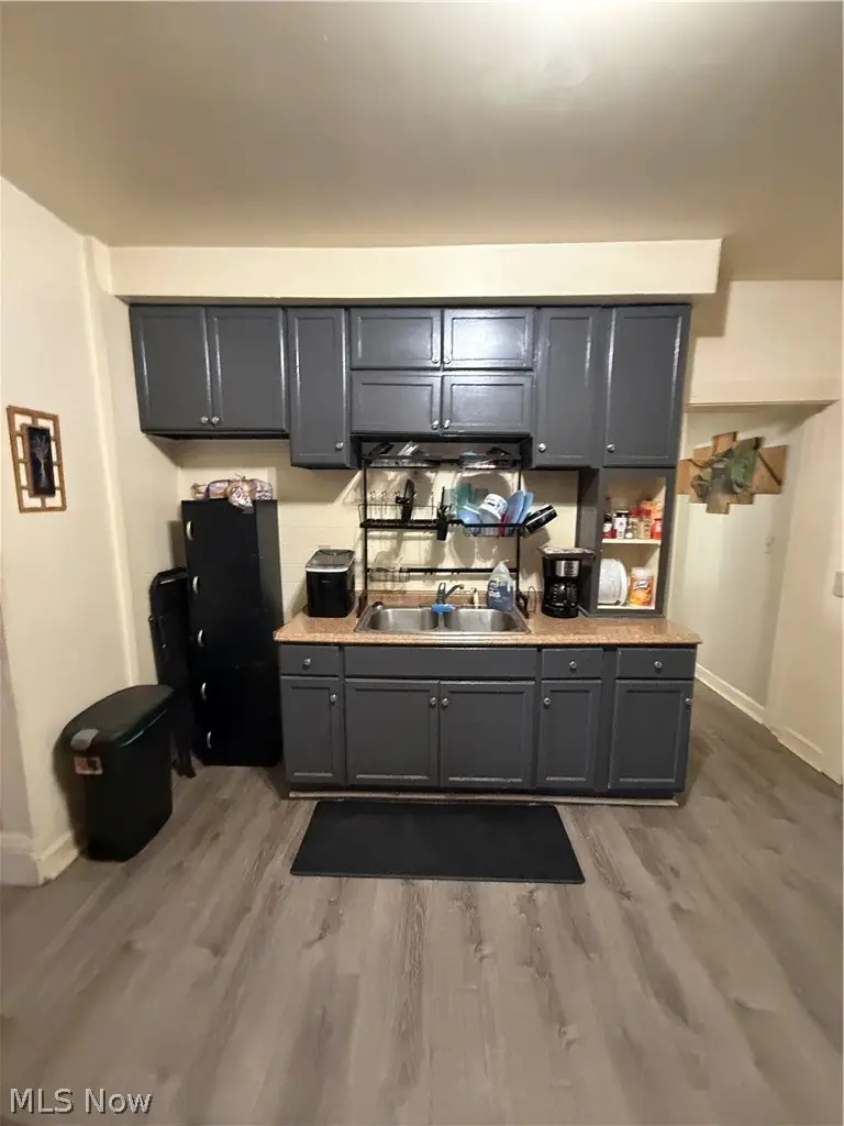 3401 Roanoke Avenue, Cleveland, OH 44109 - #3