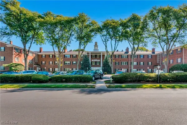 2885 Pease Drive #313, Rocky River, OH 44116