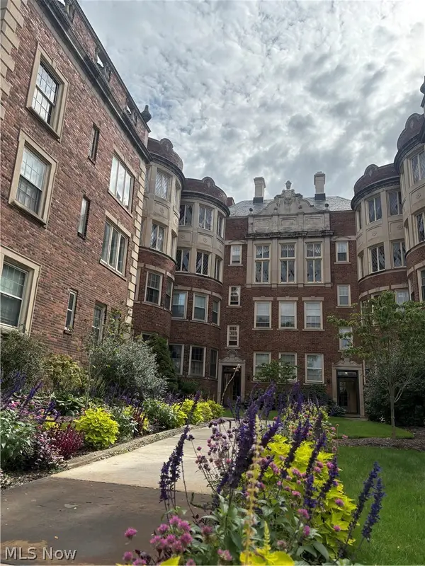16300 Van Aken Boulevard #202A, Shaker Heights, OH 44120