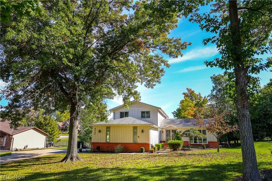8780 Oakwood Lane, North Royalton, OH 44133 - #2
