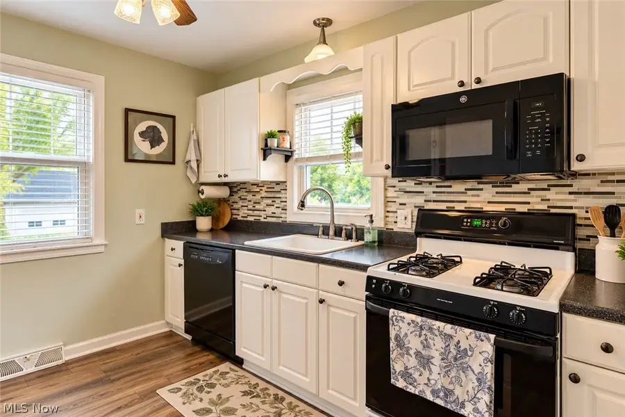 525 Waverly Road, Eastlake, OH 44095 - #2