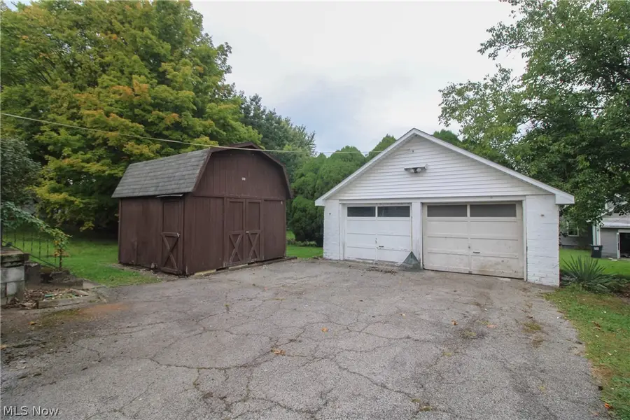 3910 Mahoning Avenue, Youngstown, OH 44515 - #3