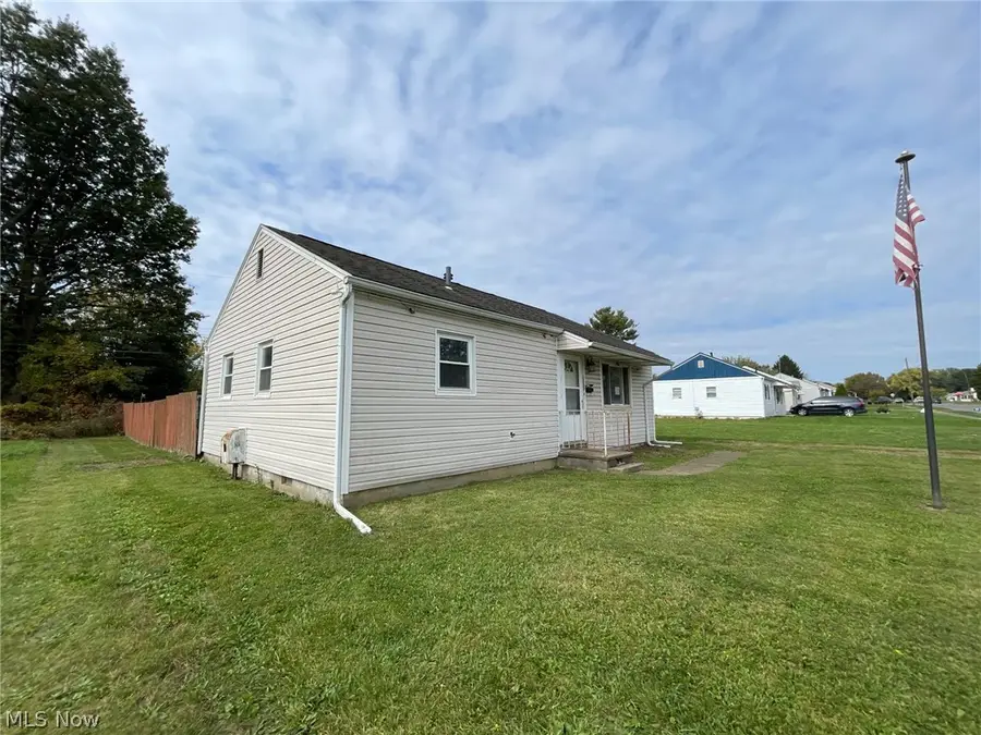 1933 Bollinger Ne Avenue, Canton, OH 44705 - #3
