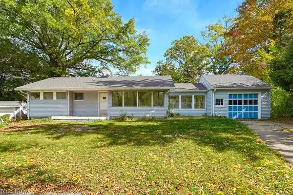 17710 Rookhill Circle, Cleveland, OH 44112