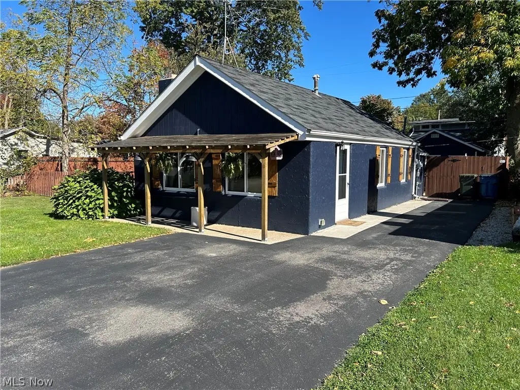 303 Roxboro Road, Vermilion, OH 44089 - #1