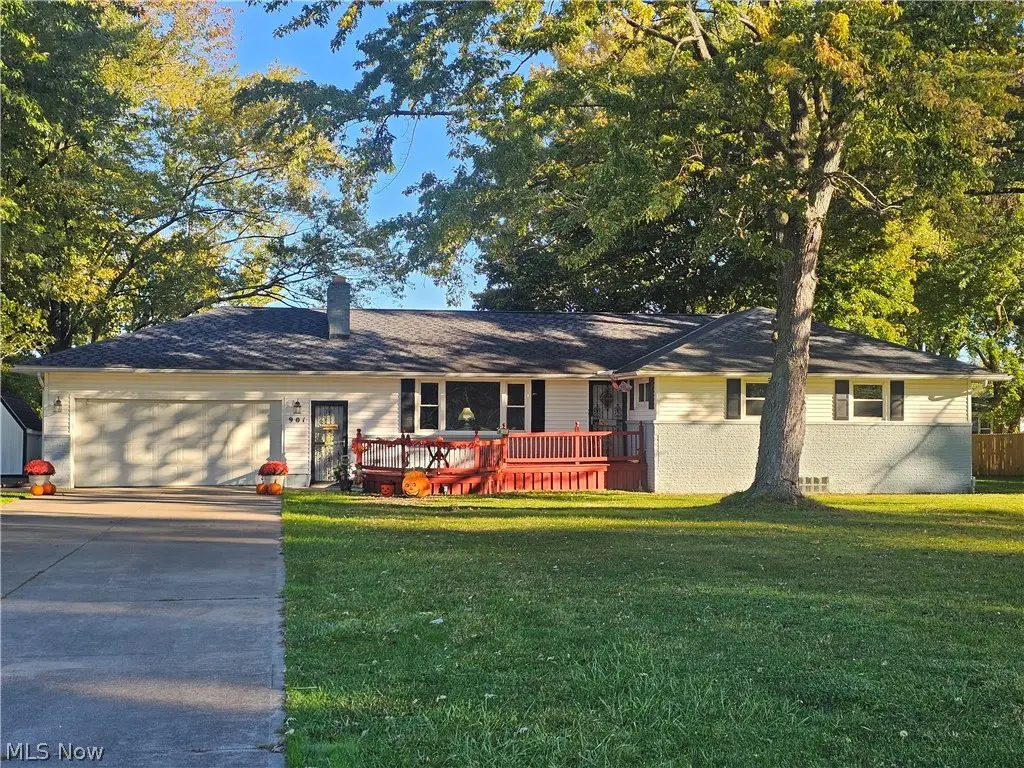 901 Columbia Drive, Amherst, OH 44001 - #1