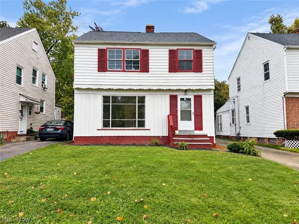 3674 Monticello Boulevard, Cleveland Heights, OH 44121