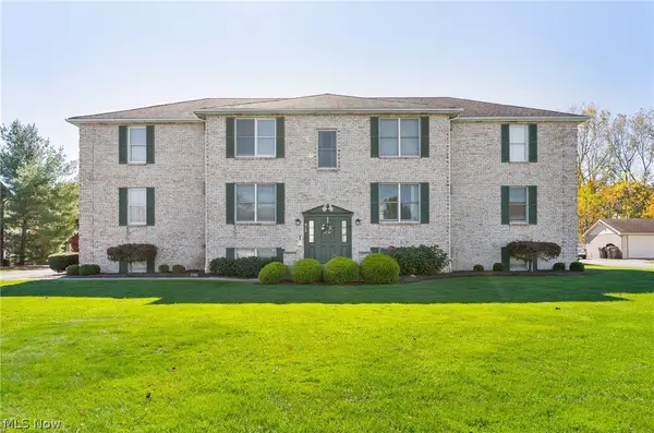 912 Pearson Circle #4, Youngstown, OH 44512