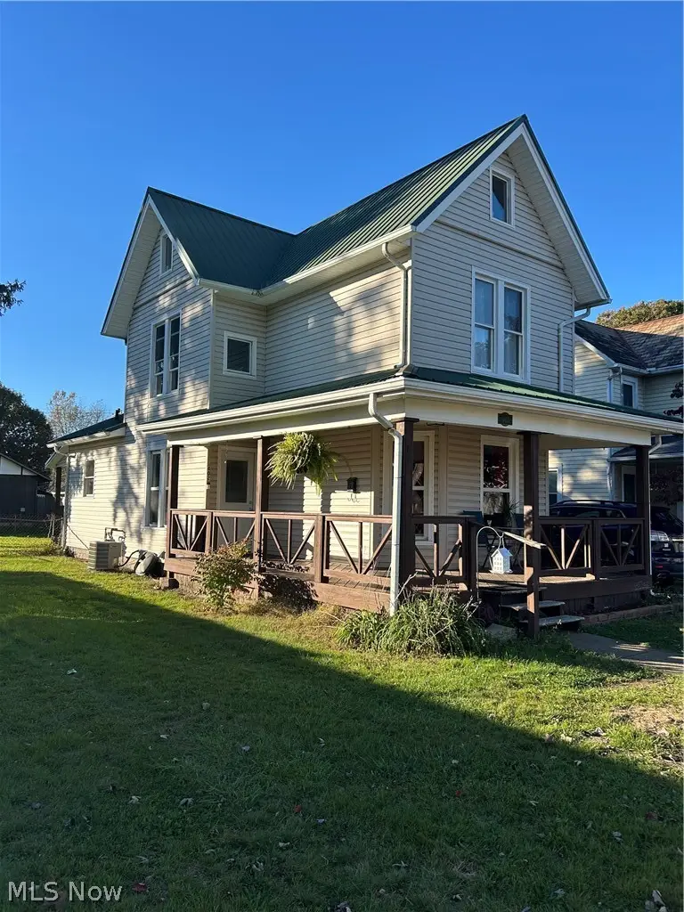 402 4th Nw Street, New Philadelphia, OH 44663 - #1