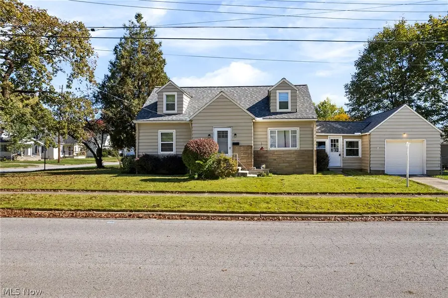 2597 11th Street, Cuyahoga Falls, OH 44221 - #2