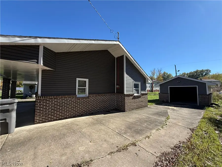 3203 Mcguffey Road, Youngstown, OH 44505 - #2