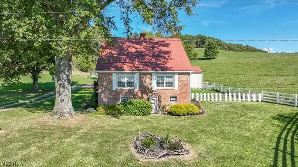 9805 State Route 250 Se, Dennison, OH 44621