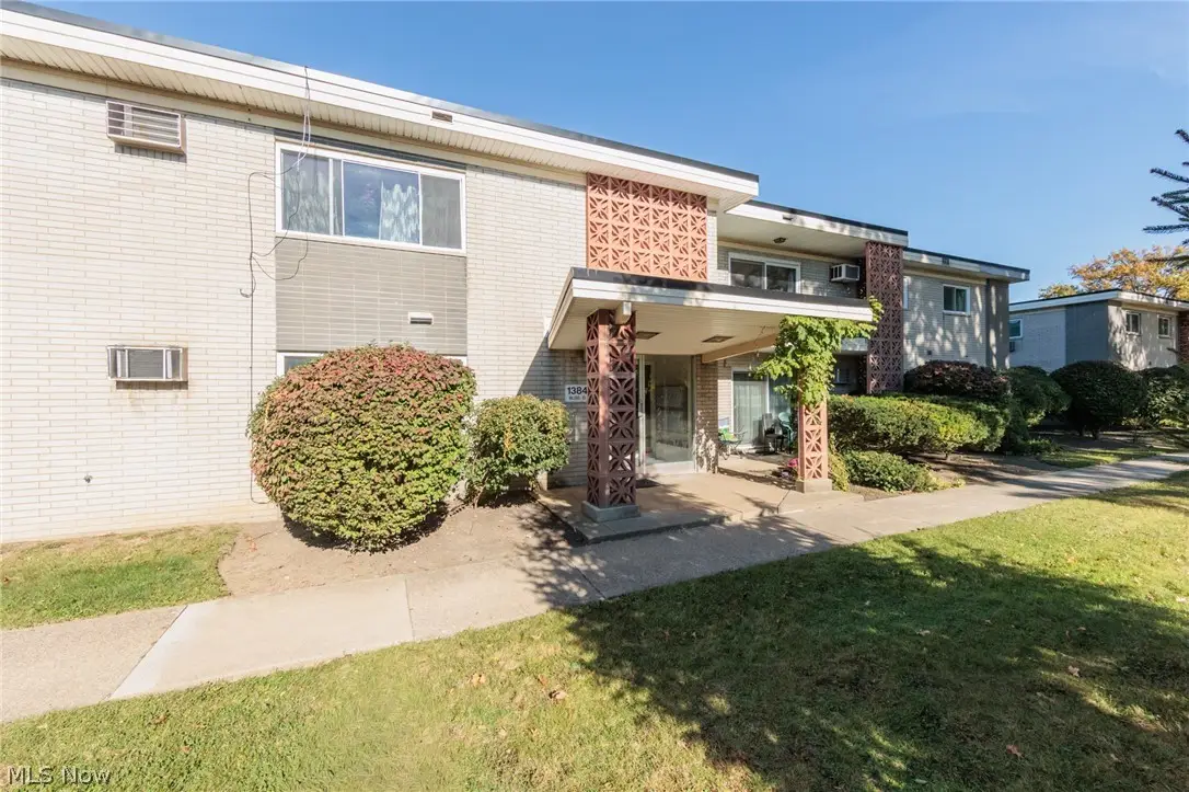 1384 Golden Gate Boulevard #D206, Mayfield Heights, OH 44124 - #1