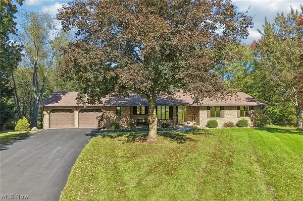 3055 Townsend Nw Street, Uniontown, OH 44685