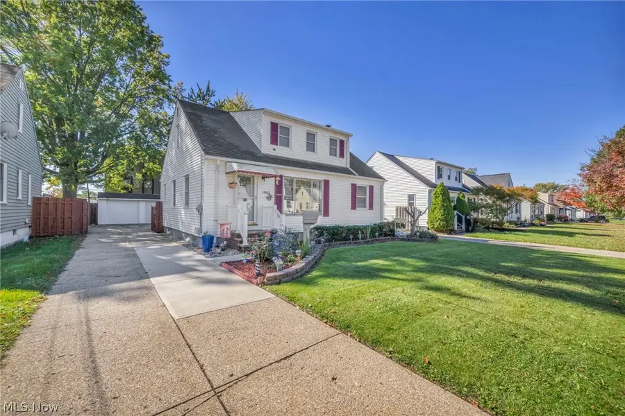15643 Bowfin Boulevard, Brook Park, OH 44142 - #3