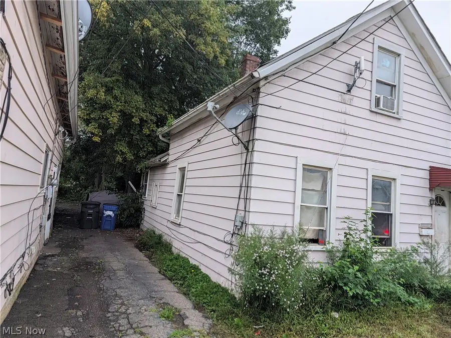 3812 E 54th Street, Cleveland, OH 44105 - #2