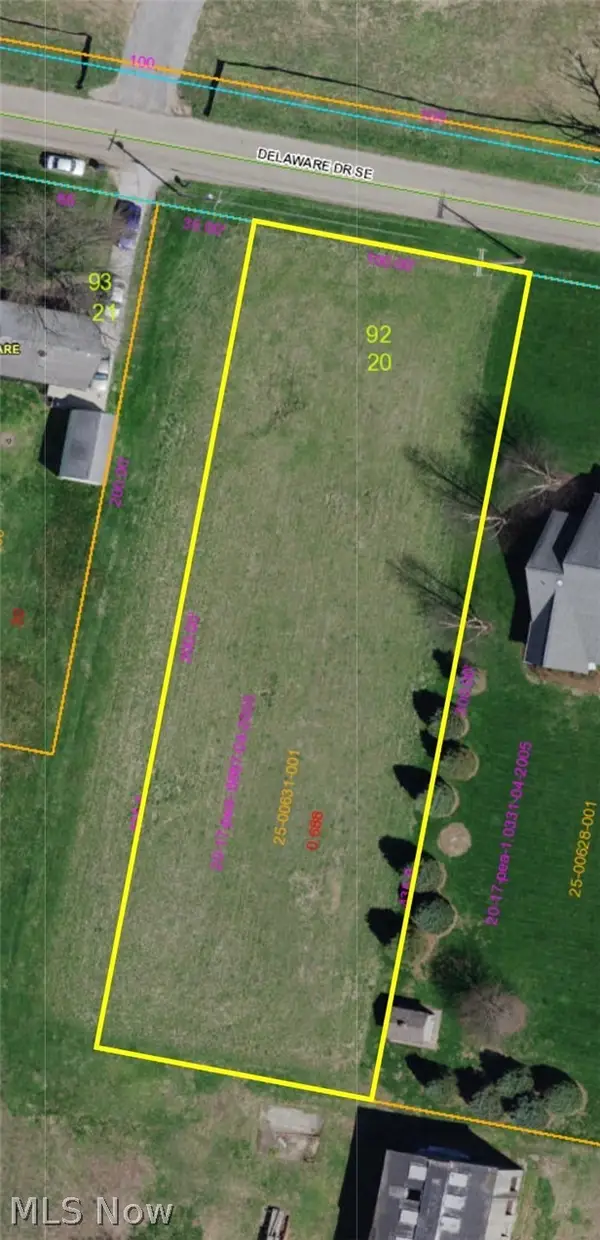 Delaware Se Drive, New Philadelphia, OH 44663