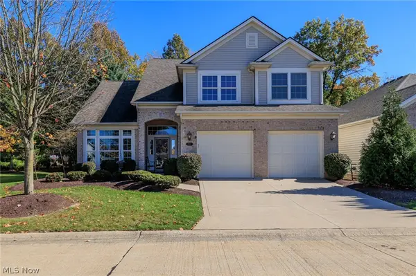 15271 Oak Hollow Lane, Strongsville, OH 44149