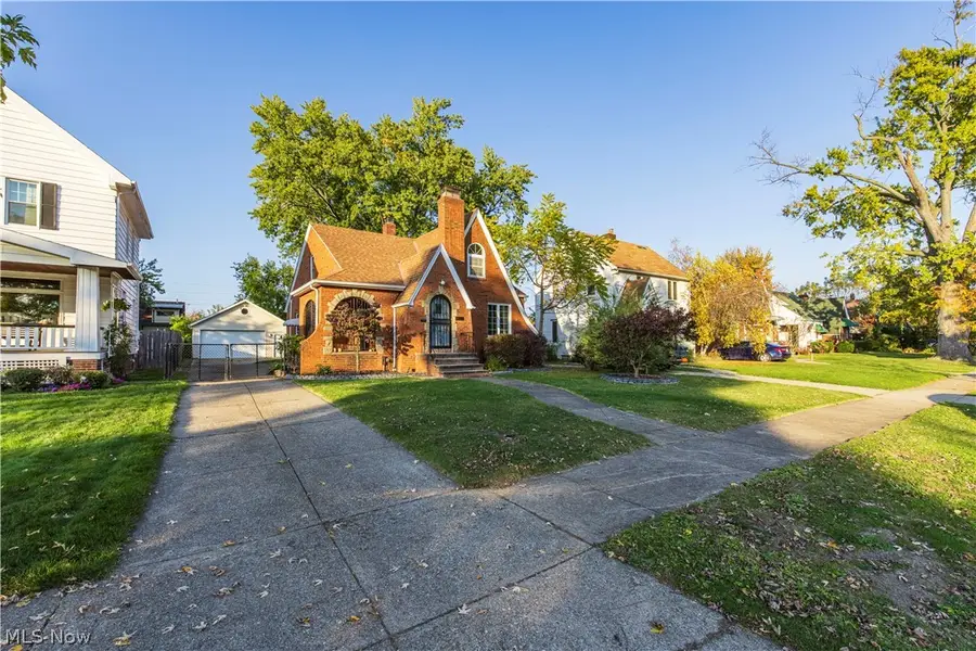 16936 Woodbury Avenue, Cleveland, OH 44135 - #3