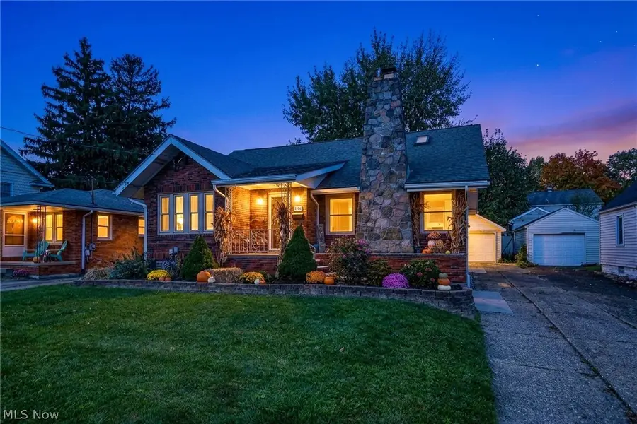 339 E Ford Avenue, Barberton, OH 44203 - #2