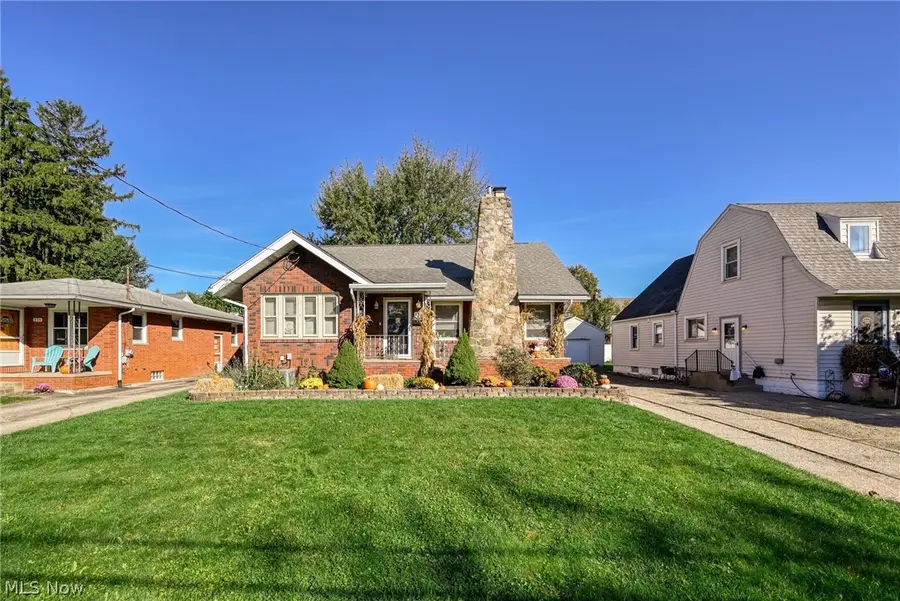 339 E Ford Avenue, Barberton, OH 44203 - #3