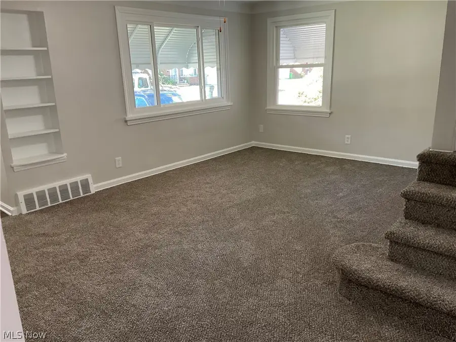 247 E 242nd Street, Euclid, OH 44123 - #3