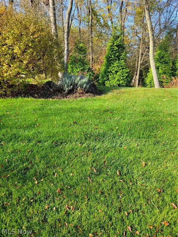 Aubrey Circle, Louisville, OH 44641