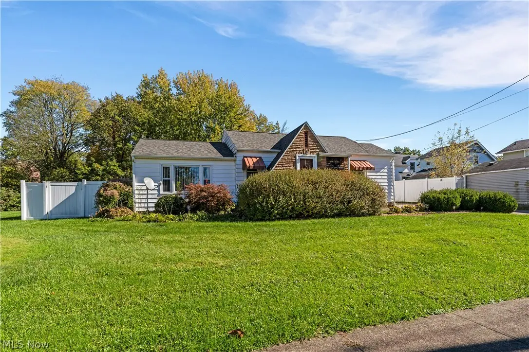 417 Otis Se Court, Girard, OH 44420 - #1