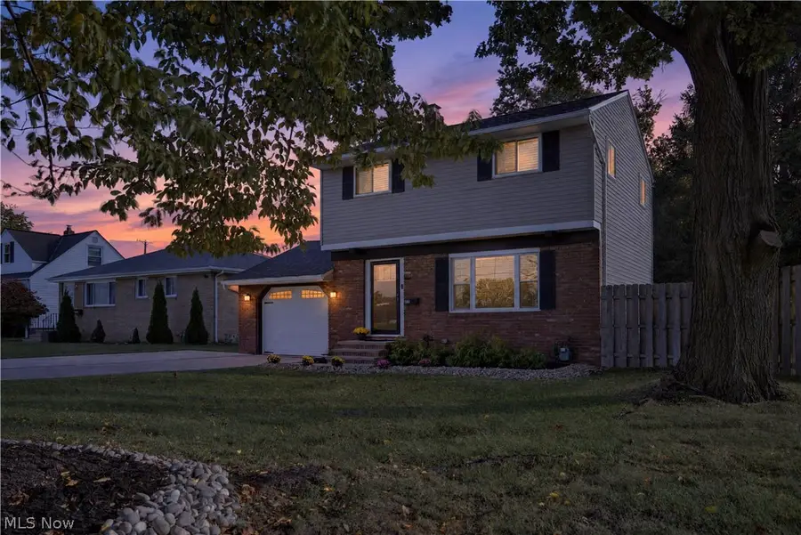 239 E 305th Street, Willowick, OH 44095 - #2