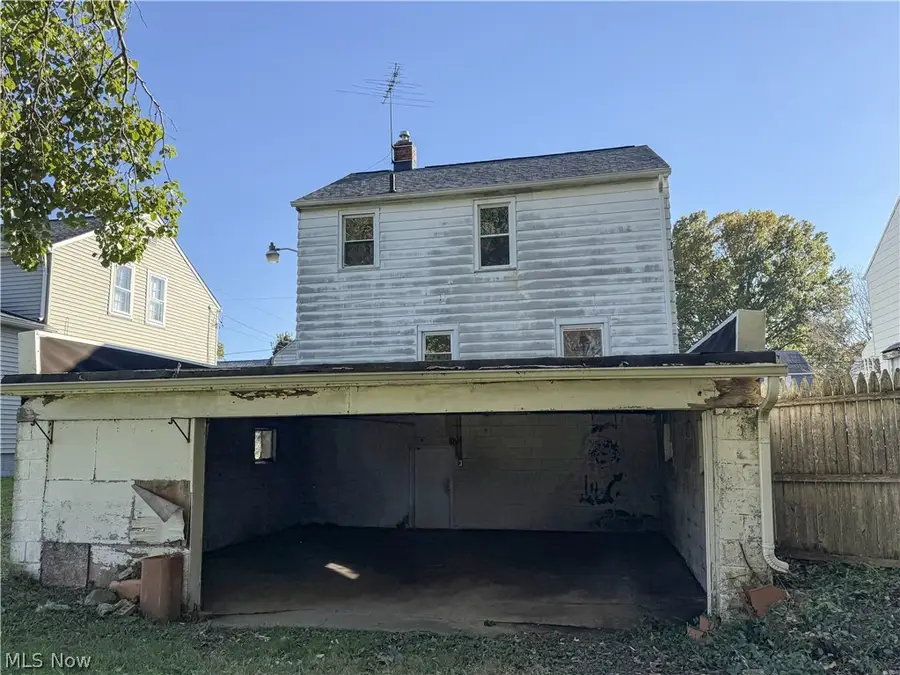 891 Davies Avenue, Akron, OH 44306 - #3