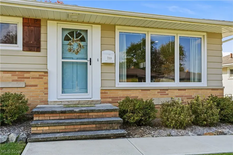 7308 Hacienda Drive, Parma, OH 44130 - #3