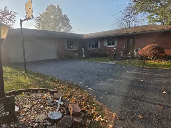 10560 Laurens Ne Drive, Bolivar, OH 44612