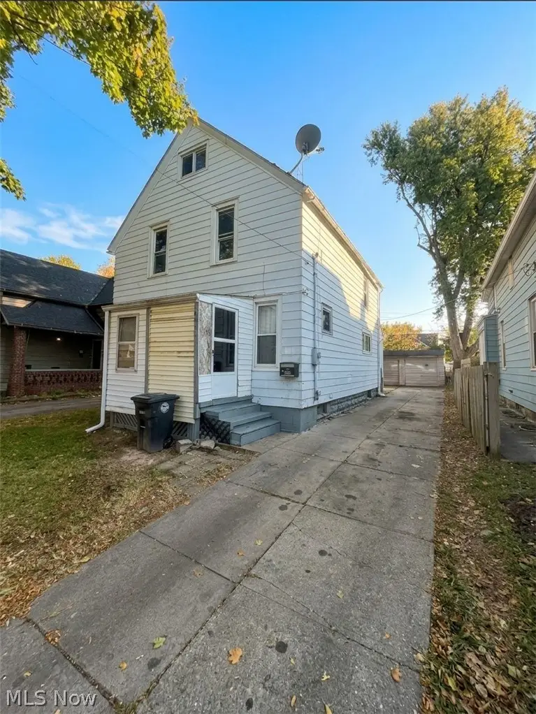 2011 Willowdale Avenue, Cleveland, OH 44109 - #1