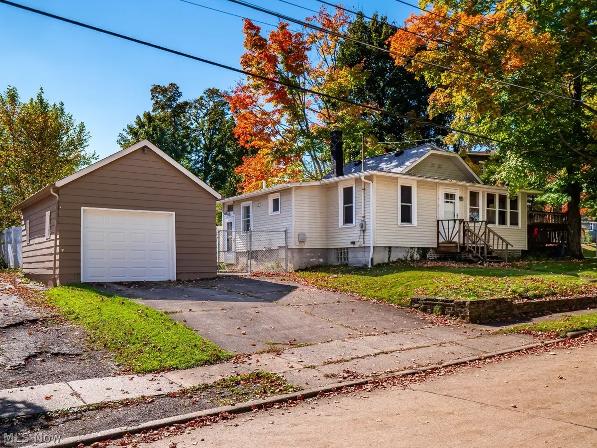210 Frederick Street, Medina, OH 44256 - #1