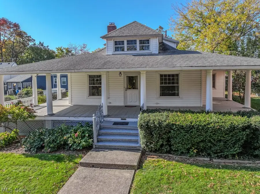 22460 Edgecliff Drive, Euclid, OH 44123 - #2