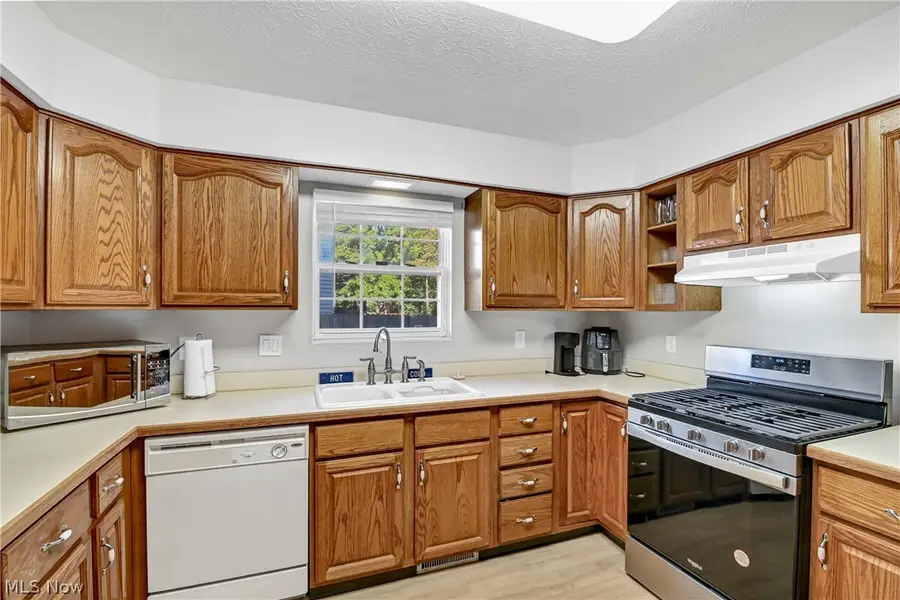 4421 W 11th Street, Cleveland, OH 44109 - #3