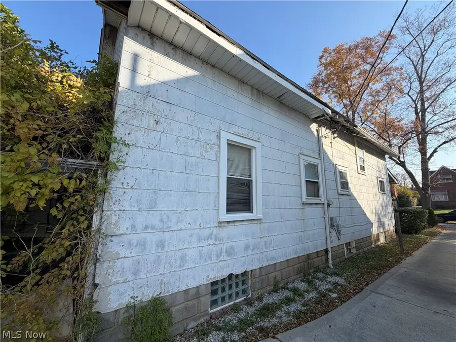 3820 E 154th Street, Cleveland, OH 44128 - #2