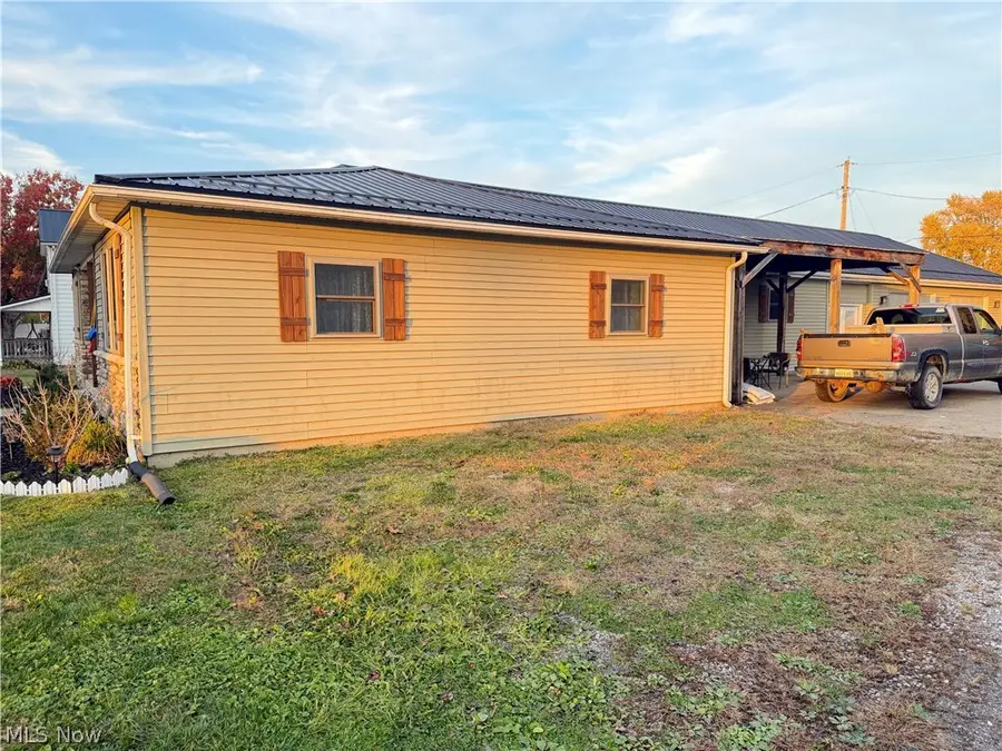 429 Dewey Avenue, Newcomerstown, OH 43832 - #3