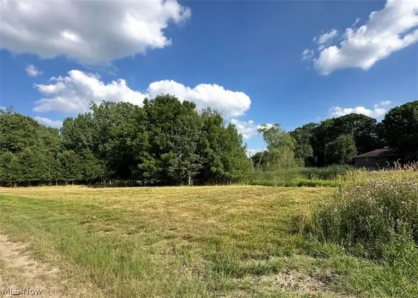 5218 Birkdale Nw Street, Canton, OH 44708