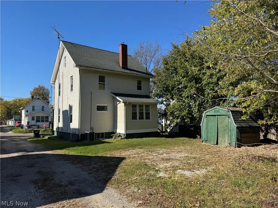 118 S Mckinley Avenue, Alliance, OH 44601 - #3