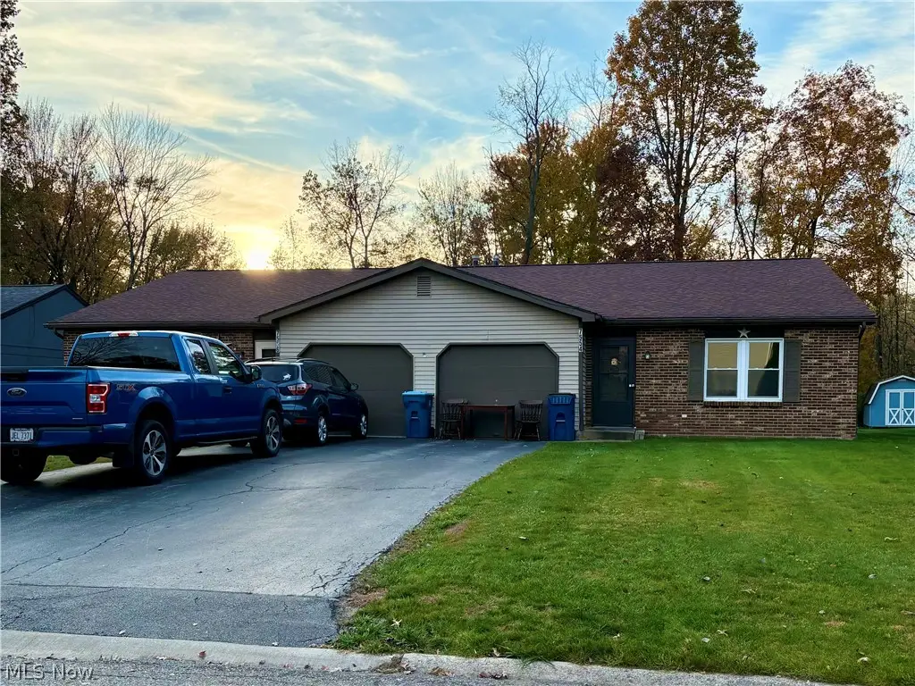 7554-7556 Pegotty Ne Drive, Warren, OH 44484 - #1